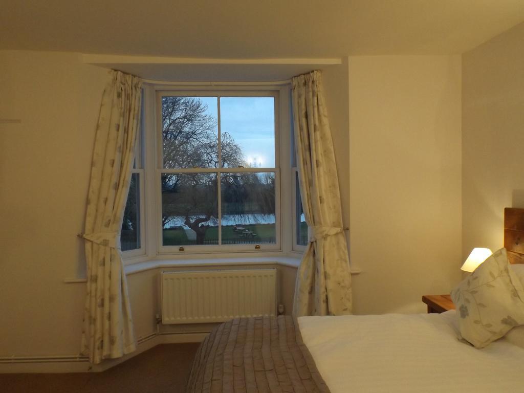 Old Riverview Guest House Earith Номер фото