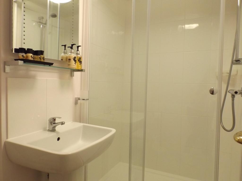 Old Riverview Guest House Earith Номер фото